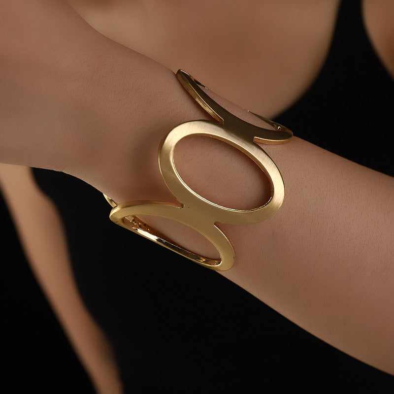 Simple Gold Circular Metal Hollow Oval Bracelet Bangle