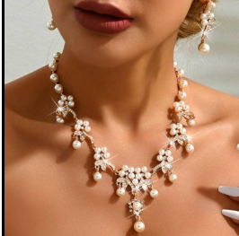 European American Retro Elegant Freshwater Pearl Beaded Set Gold Plated Collarbone Chain